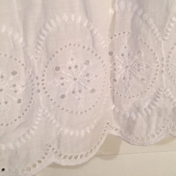 Vineyard Vines scalloped hem top medium - Picture 3 of 4